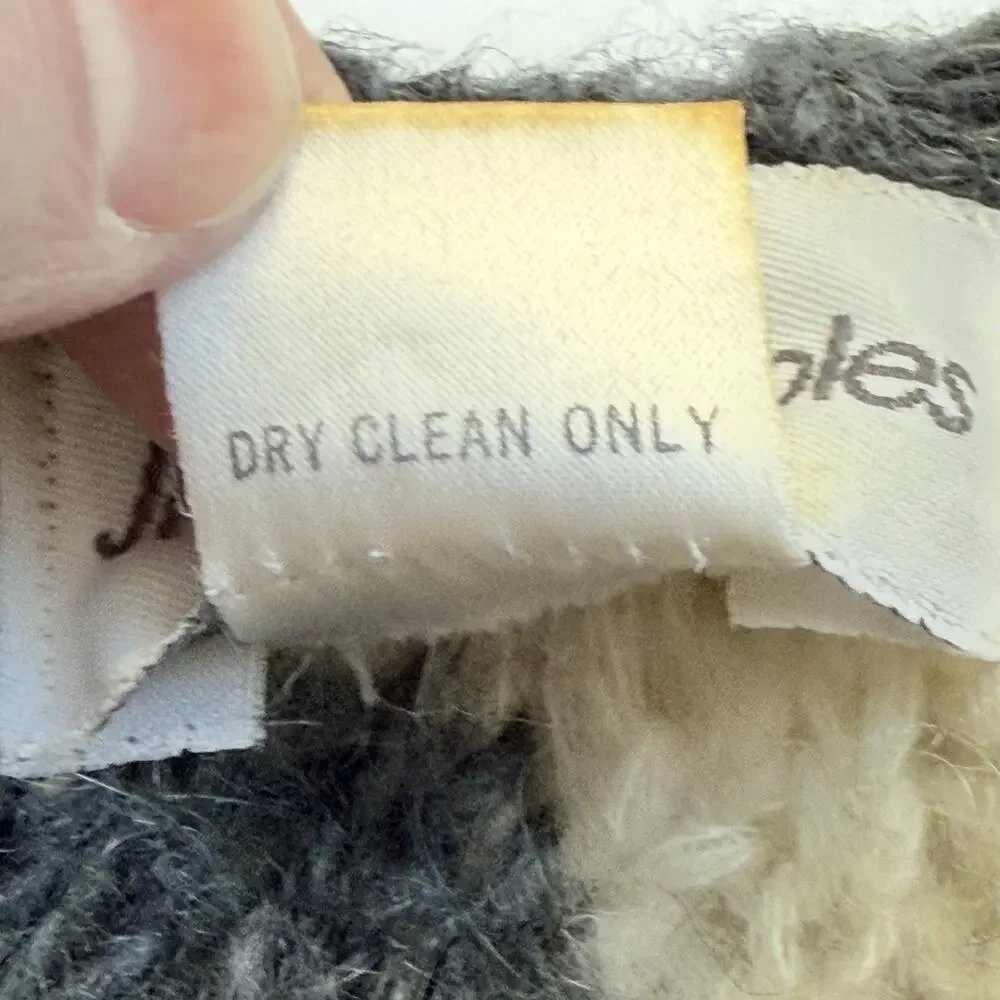 JH Collectibles VINTAGE Sweater Large Gray Cream Mohair Blend Chunky Puff Sleeve